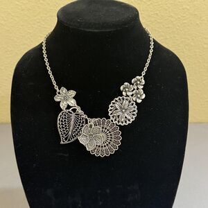 Premier Designs Necklace Silver Tone Flower Bib Statement 22 In Womens Jewelry